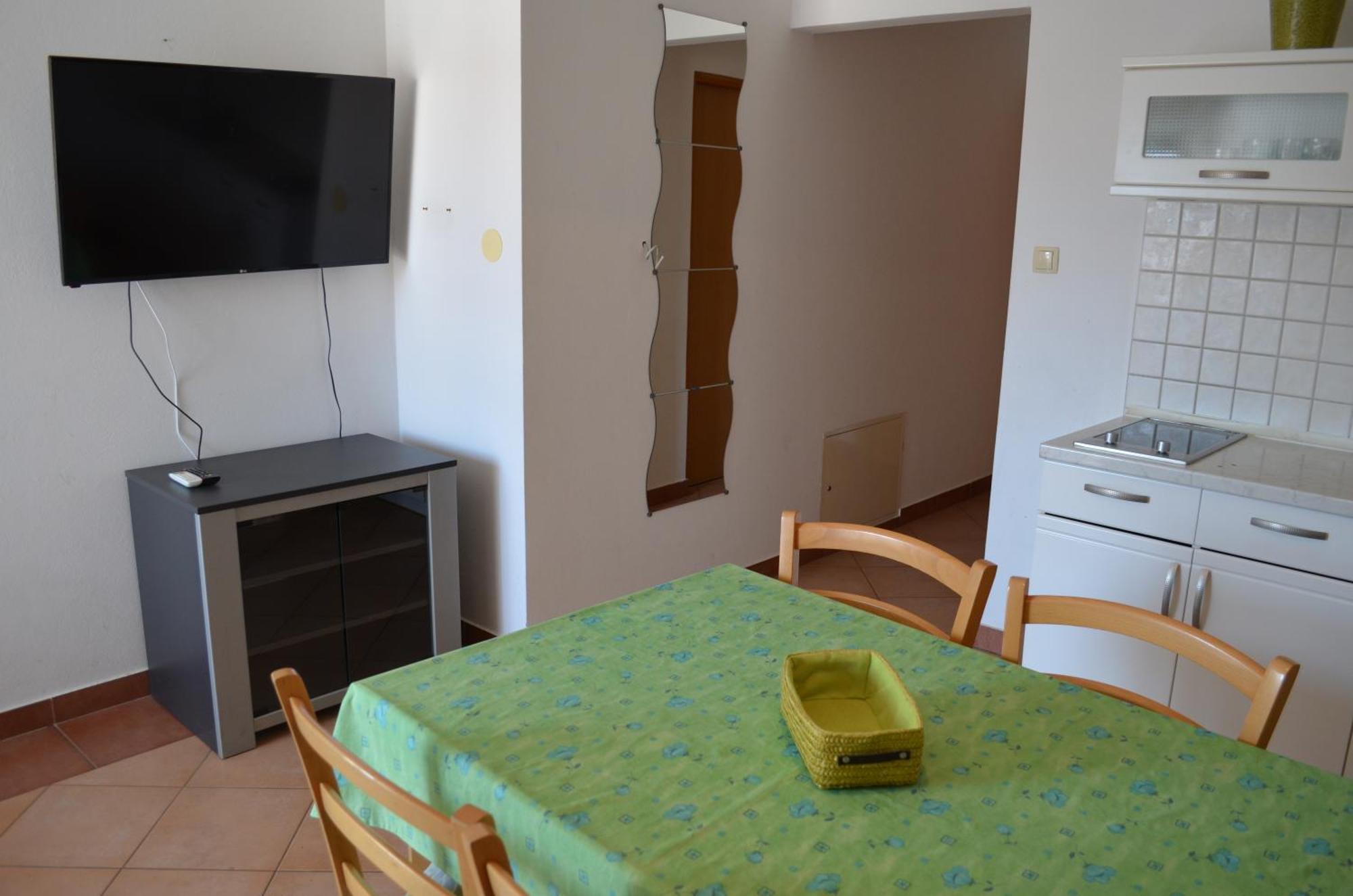 Apartments Leticia I Baska  Bagian luar foto