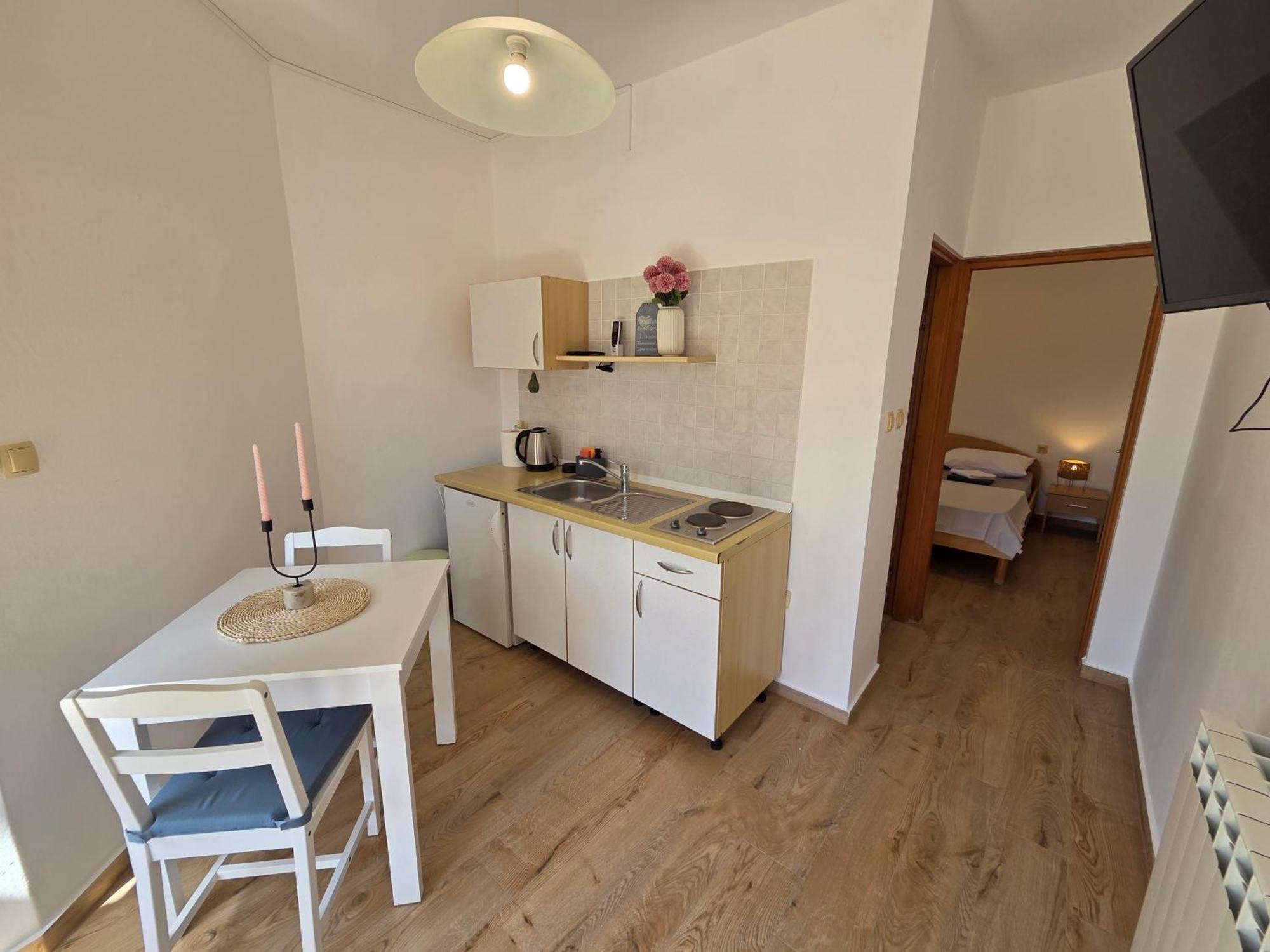 Apartments Leticia I Baska  Bagian luar foto